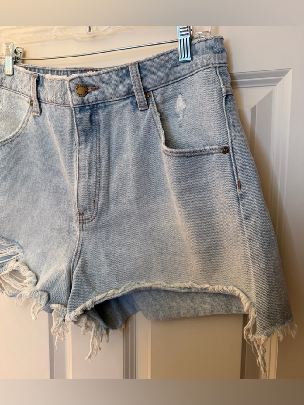 Rolla’s High Rise Cut Off Denim Shorts in Distressed Super Light Wash, 10/30 - Picture 3 of 12